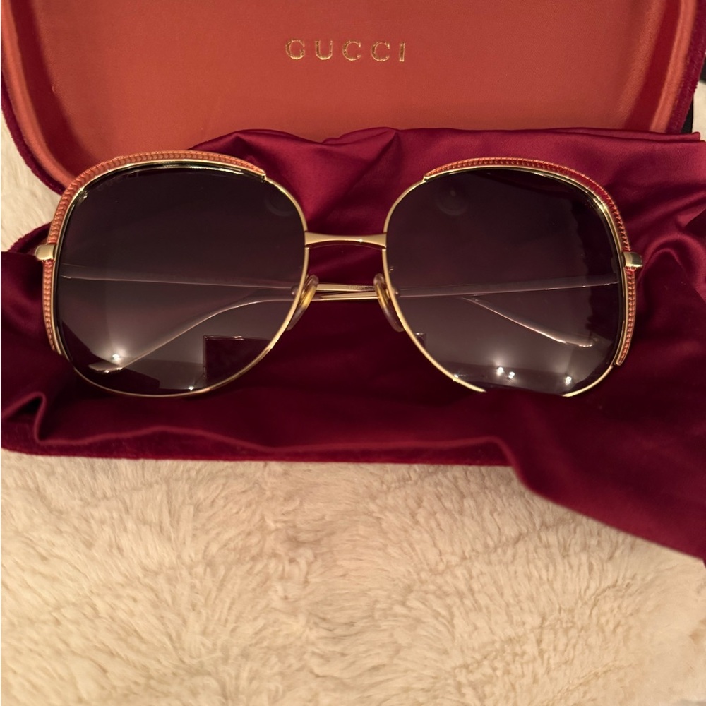 Gucci Women's Gold Frame Sunglasses with Dark Lenses